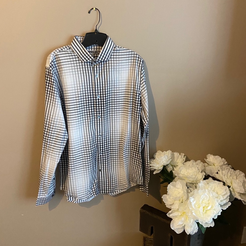 Express Men’s. Button Down Dress Shirt-L